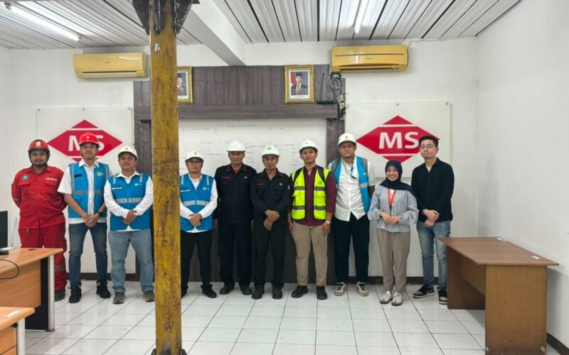 PLN Perkuat Kemitraan dengan Industri, Pastikan Pasokan Listrik Andal Dukung Pemanfaatan PLTS Atap di PT Pulogadung Steel
