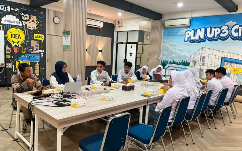 Dekatkan Generasi Muda dengan Dunia Energi, PLN Buka Ruang Belajar Kelistrikan bagi Siswa SMA Dian Didaktika
