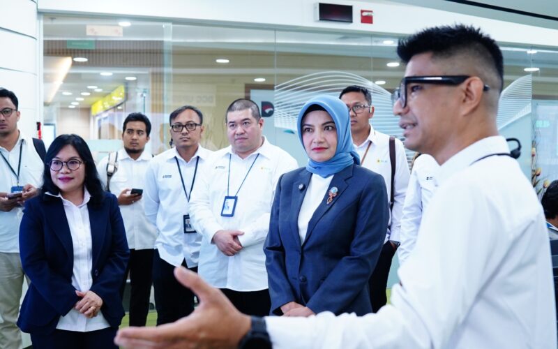 Staf Khusus Wakil Presiden Tinjau Keandalan Distribusi Listrik dan Layanan PLN 123