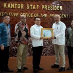 FPRMI Anugerahkan Pena Emas kepada KSP Dudung Abdurahman