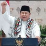 Presiden Prabowo Subianto dan Dubes Palestina Berpelukan di Gontor, Seruan “Free Palestine” Menggema