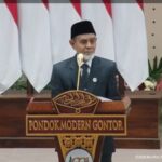 Dari “Nggon Kotor” Jadi Gontor, KH Hasan Sahal Cerita Perjalanan 100 Tahun
