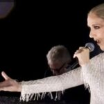Usai Konser, Celine Dion Naik ke Atas Mobil dan Bernyanyi Tanpa Alas Kaki