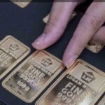 Harga Emas dan Perak Antam Kompak Naik di Akhir Pekan