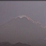 Gunung Merapi Luncurkan Awan Panas 2 Kilometer ke Arah Kali Boyong