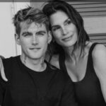 Jenazah Putra Cindy Crawford Dikremasi, Penyebab Kematian Presley Gerber Masih Misterius