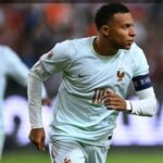 Cedera Lutut Paksa Kylian Mbappe Menepi Dua Pekan