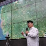 Gubernur Ria Norsan Pantau Pergerakan Arah Angin, Antisipasi Penyebaran Asap Karhutla