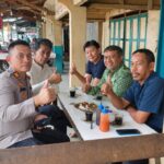 Tak Sekedar Ngopi, Kapolsek Sungai Pinyuh Rangkul Tokoh untuk Jaga Kamtibmas