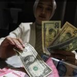 Rupiah Diprediksi Melemah ke Rp18.050, Konflik AS-Iran dan Harga Minyak Jadi Tekanan