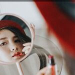 Jangan Asal Beli! Ini Tips Memilih Lipstik untuk Bibir Kering yang Wajib Anda Tahu