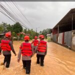 Banjir Padang Rendam Tiga Kecamatan, 672 Warga Mengungsi dan 238 Dievakuasi