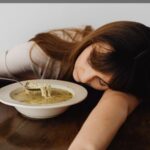 Sering Diabaikan, Ternyata Ini Alasan Medis Kenapa Sering Mengantuk Setelah Makan