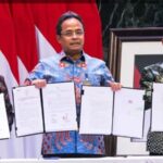 DKI Teken 15 Kerja Sama, Rp5,07 Triliun untuk Elektrifikasi Transjakarta